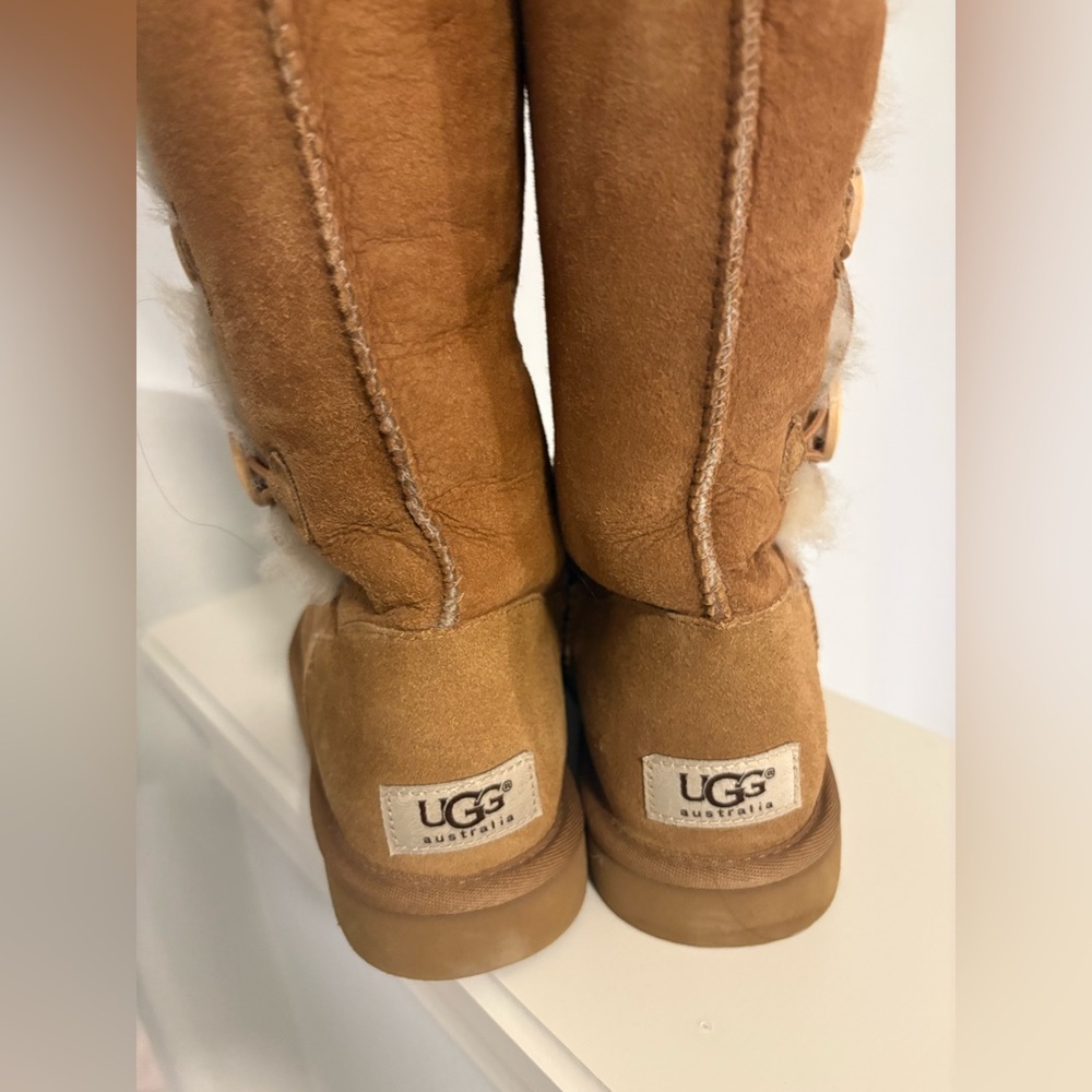 Ugg Bailey Button Tall Boots BRAND NEW - Picture 3 of 6